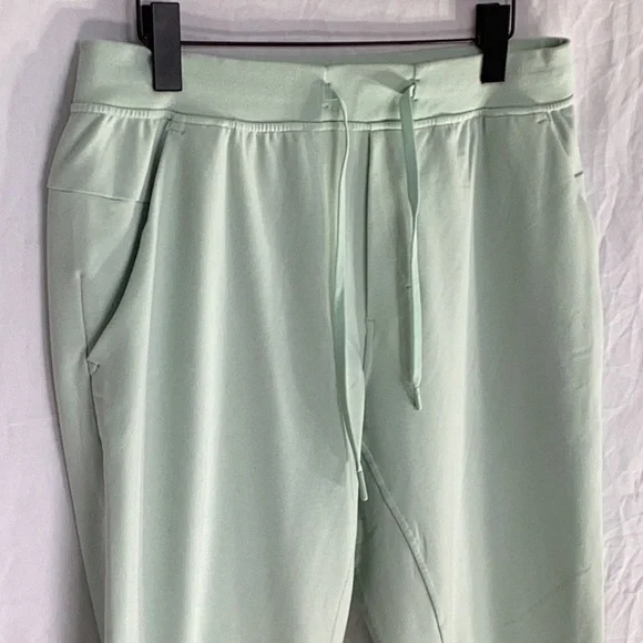 Lululemon joggers - Picture 4 of 11